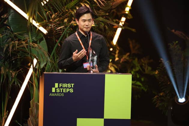 FIRST STEPS 2026 Gewinner Kurzfilm Gewinnerfilm: BAN DAL von Hae-Sup Sin Preisverleihung auf der Buehne bei der FIRST STEPS 2026 Verleihung im Theater des Westens in Berlin Copyright: xEventpressxFuhrx
