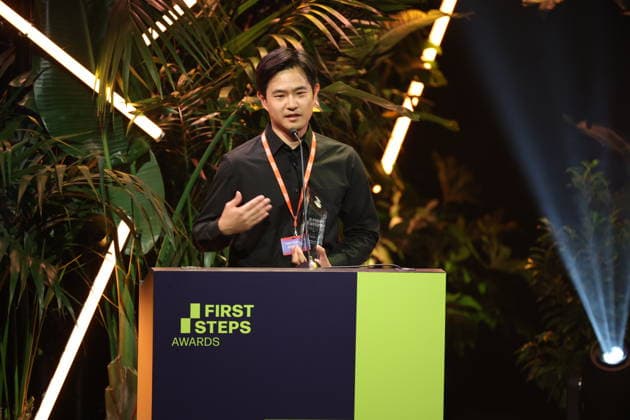 FIRST STEPS 2026 Gewinner Kurzfilm Gewinnerfilm: BAN DAL von Hae-Sup Sin Preisverleihung auf der Buehne bei der FIRST STEPS 2026 Verleihung im Theater des Westens in Berlin Copyright: xEventpressxFuhrx