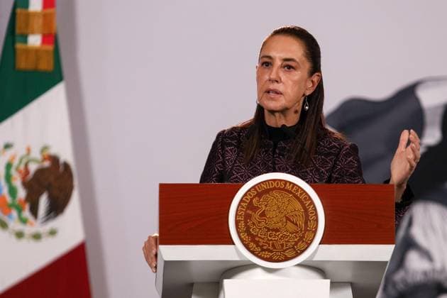 October 5, 2026: TO-45353- Ciudad de M& xe9;xico. 2026-10 -05. Claudia Sheinbaum Pardo, President of Mexico, during the daily morning press conference in the Treasury Room of the National Palace in Mexico City. Alejandro God& xcd;nez Clasos.com.mx - ZUMAcs4_ 20261005_faa_cs4_066 Copyright: xAlejandroxGod& Xed;Nezx