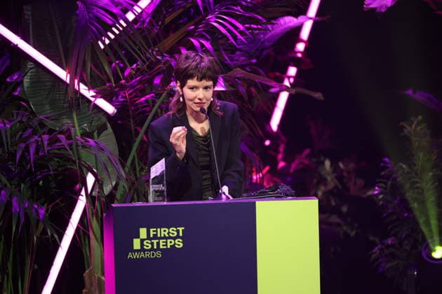 FIRST STEPS 2026 Götz George Nachwuchspreis Gewinnerin: Georgia Rushton in EGGSHELLS Preisverleihung auf der Buehne bei der FIRST STEPS 2026 Verleihung im Theater des Westens in Berlin Copyright: xEventpressxFuhrx