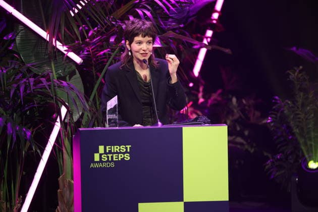 FIRST STEPS 2026 Götz George Nachwuchspreis Gewinnerin: Georgia Rushton in EGGSHELLS Preisverleihung auf der Buehne bei der FIRST STEPS 2026 Verleihung im Theater des Westens in Berlin Copyright: xEventpressxFuhrx