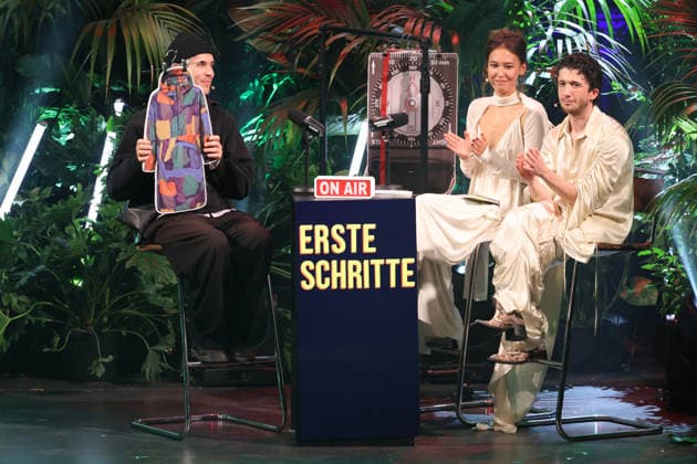 FIRST STEPS 2026 Moderator:innen Malaya Maximilian und Dokumentarfilm Laudatio: Hans Block Preisverleihung auf der Buehne bei der FIRST STEPS 2026 Verleihung im Theater des Westens in Berlin Copyright: xEventpressxFuhrx
