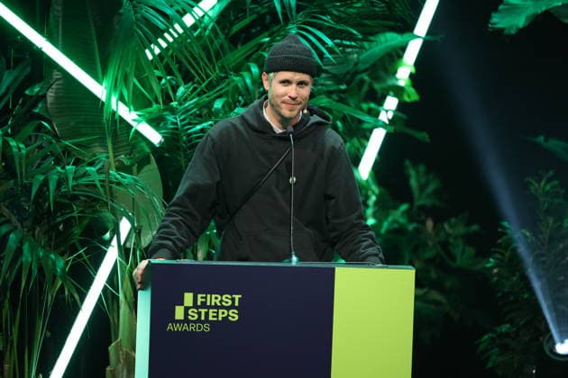 FIRST STEPS 2026 Dokumentarfilm Laudatio: Hans Block Preisverleihung auf der Buehne bei der FIRST STEPS 2026 Verleihung im Theater des Westens in Berlin Copyright: xEventpressxFuhrx