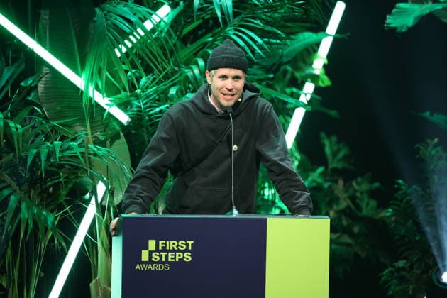 FIRST STEPS 2026 Dokumentarfilm Laudatio: Hans Block Preisverleihung auf der Buehne bei der FIRST STEPS 2026 Verleihung im Theater des Westens in Berlin Copyright: xEventpressxFuhrx