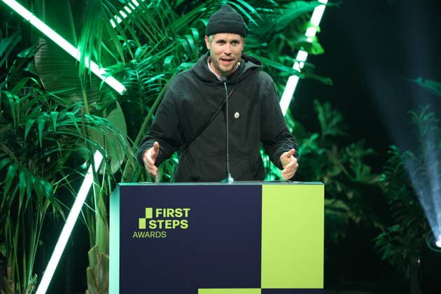 FIRST STEPS 2026 Dokumentarfilm Laudatio: Hans Block Preisverleihung auf der Buehne bei der FIRST STEPS 2026 Verleihung im Theater des Westens in Berlin Copyright: xEventpressxFuhrx