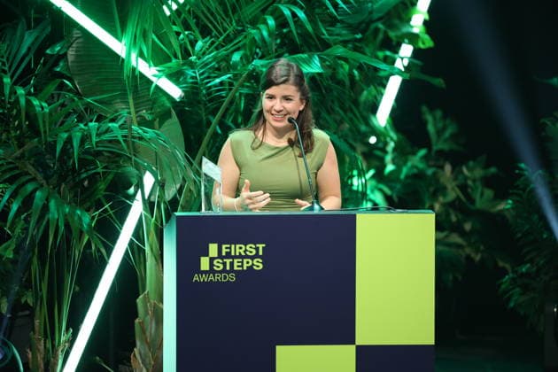 FIRST STEPS 2026 Dokumentarfilm Gewinnerfilm: WAS AN EMPFINDSAMKEIT BLEIBT von Daniela Magnani HuÌˆller Preisverleihung auf der Buehne bei der FIRST STEPS 2026 Verleihung im Theater des Westens in Berlin Copyright: xEventpressxFuhrx