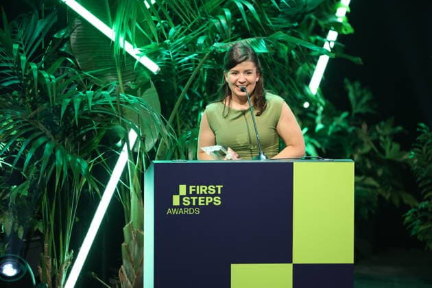 FIRST STEPS 2026 Dokumentarfilm Gewinnerfilm: WAS AN EMPFINDSAMKEIT BLEIBT von Daniela Magnani HuÌˆller Preisverleihung auf der Buehne bei der FIRST STEPS 2026 Verleihung im Theater des Westens in Berlin Copyright: xEventpressxFuhrx