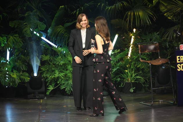 FIRST STEPS 2026 Big Audience Award Laudatio: Magdalena Prosteder und Big Audience Award: Gewinnerbuch: OPERATION OBERLAND von Patricia SchuÌˆtz Preisverleihung auf der Buehne bei der FIRST STEPS 2026 Verleihung im Theater des Westens in Berlin Copyright: xEventpressxFuhrx