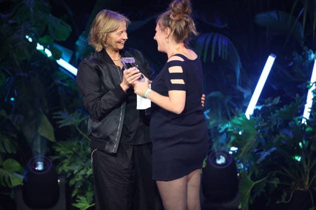 FIRST STEPS 2026 Michael Ballhaus Preis Laudatio: Bella Halben und Michael Ballhaus Preis: Gewinnerfilm: RUN ME WILD, Kamera: Lea Dähne Preisverleihung auf der Buehne bei der FIRST STEPS 2026 Verleihung im Theater des Westens in Berlin Copyright: xEventpressxFuhrx