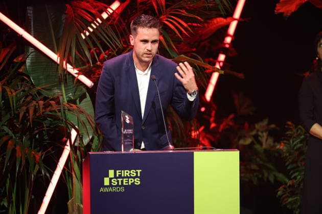 FIRST STEPS 2026 No Fear Bernd Eichinger Award Gewinnerfilm: VOM BÖSEN BLICK, Produktion: Justus Hagemann Preisverleihung auf der Buehne bei der FIRST STEPS 2026 Verleihung im Theater des Westens in Berlin Copyright: xEventpressxFuhrx
