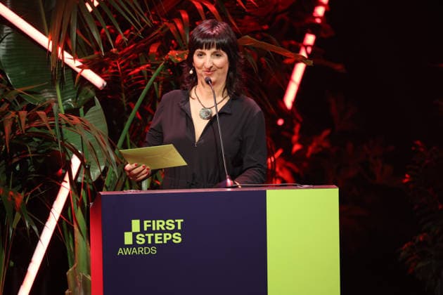 FIRST STEPS 2026 No Fear Bernd Eichinger Award Laudatio: Ira Tondowski ( Preisverleihung auf der Buehne bei der FIRST STEPS 2026 Verleihung im Theater des Westens in Berlin Copyright: xEventpressxFuhrx