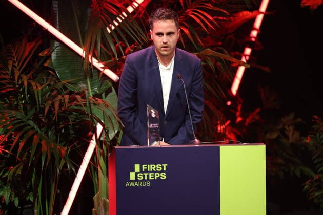 FIRST STEPS 2026 No Fear Bernd Eichinger Award Gewinnerfilm: VOM BÖSEN BLICK, Produktion: Justus Hagemann Preisverleihung auf der Buehne bei der FIRST STEPS 2026 Verleihung im Theater des Westens in Berlin Copyright: xEventpressxFuhrx