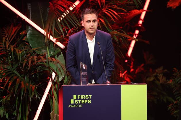 FIRST STEPS 2026 No Fear Bernd Eichinger Award Gewinnerfilm: VOM BÖSEN BLICK, Produktion: Justus Hagemann Preisverleihung auf der Buehne bei der FIRST STEPS 2026 Verleihung im Theater des Westens in Berlin Copyright: xEventpressxFuhrx