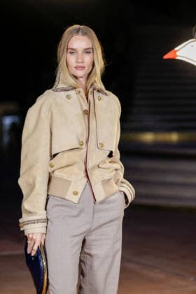 Rosie Huntington-Whiteley at the photocall for the Chanel Spring Summer 2027 Women’s Ready-to-Wear Collection show during Paris Fashion Week (PFW) at the Grand Palais in Paris, France, on October 5, 2026. Olivier Borde, Bestimage. Photocall at the Chanel Women’s Ready-to-Wear Spring Summer 2027 show as part of Paris Fashion Week on October 5, 2026, in Paris, France. Paris, France  Copyright: xOLIVIERxBORDEx xBESTIMAGExOLIVIERxBORDEx xBESTIMAGEx