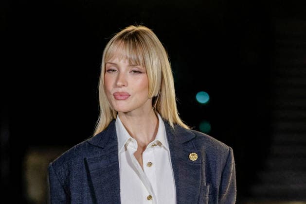 Angèle at the photocall for the Chanel Spring Summer 2027 Women’s Ready-to-Wear Collection show during Paris Fashion Week (PFW) at the Grand Palais in Paris, France, on October 5, 2026. Olivier Borde, Bestimage. Photocall at the Chanel Women’s Ready-to-Wear Spring Summer 2027 show as part of Paris Fashion Week on October 5, 2026, in Paris, France. Paris, France  Copyright: xOLIVIERxBORDEx xBESTIMAGExOLIVIERxBORDEx xBESTIMAGEx