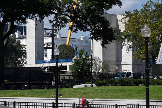 White House ballroom construction Construction continues on President Donald Trump s ballroom addition project at the White House in Washington, DC, on October 5, 2026. Photo by Olivier Douliery ABACAPRESS.COM Washington DC United States  Copyright: xDoulieryxOlivier ABACAx