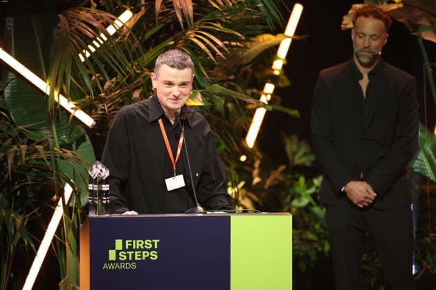 FIRST STEPS 2026 Mittellanger Spielfilm Gewinnerfilm: HASENFUSS von Maximilian Conway Preisverleihung auf der Buehne bei der FIRST STEPS 2026 Verleihung im Theater des Westens in Berlin Copyright: xEventpressxFuhrx