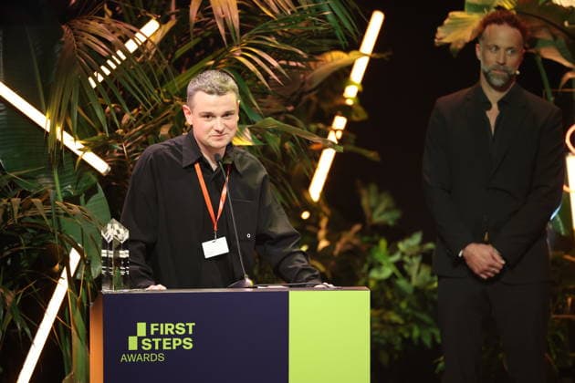FIRST STEPS 2026 Mittellanger Spielfilm Gewinnerfilm: HASENFUSS von Maximilian Conway Preisverleihung auf der Buehne bei der FIRST STEPS 2026 Verleihung im Theater des Westens in Berlin Copyright: xEventpressxFuhrx