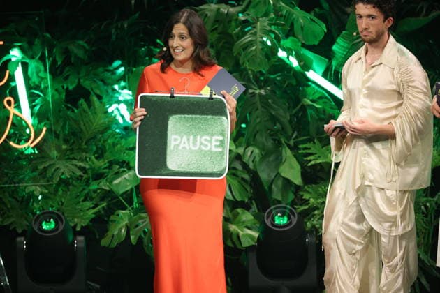 FIRST STEPS 2026 Moderator:innen Malaya Maximilian und Drehbuch Laudatio: Leila Hamid Preisverleihung auf der Buehne bei der FIRST STEPS 2026 Verleihung im Theater des Westens in Berlin Copyright: xEventpressxFuhrx