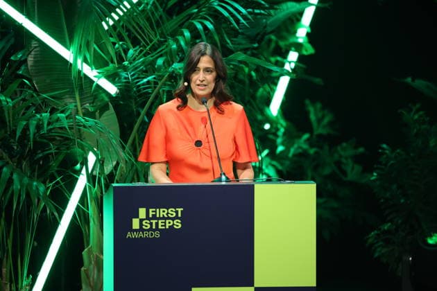 FIRST STEPS 2026 Drehbuch Laudatio: Leila Hamid Preisverleihung auf der Buehne bei der FIRST STEPS 2026 Verleihung im Theater des Westens in Berlin Copyright: xEventpressxFuhrx