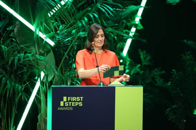 FIRST STEPS 2026 Drehbuch Laudatio: Leila Hamid Preisverleihung auf der Buehne bei der FIRST STEPS 2026 Verleihung im Theater des Westens in Berlin Copyright: xEventpressxFuhrx