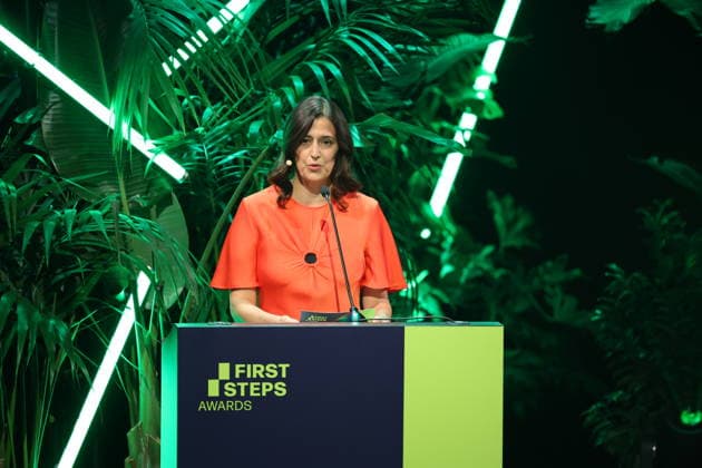 FIRST STEPS 2026 Drehbuch Laudatio: Leila Hamid Preisverleihung auf der Buehne bei der FIRST STEPS 2026 Verleihung im Theater des Westens in Berlin Copyright: xEventpressxFuhrx
