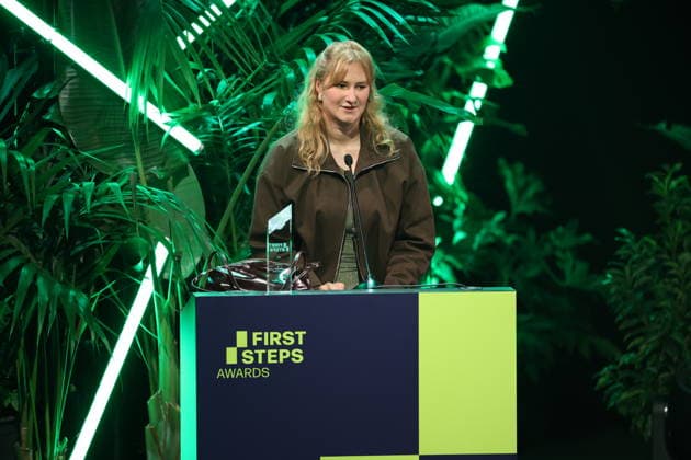 FIRST STEPS 2026 Drehbuch Gewinnerbuch: BLAUE STUNDE von Celina Rehr Preisverleihung auf der Buehne bei der FIRST STEPS 2026 Verleihung im Theater des Westens in Berlin Copyright: xEventpressxFuhrx