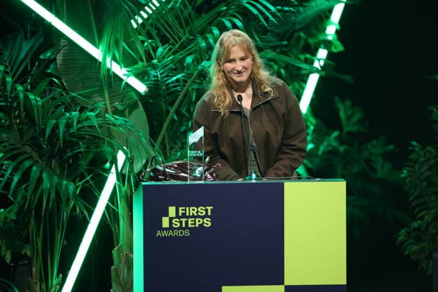 FIRST STEPS 2026 Drehbuch Gewinnerbuch: BLAUE STUNDE von Celina Rehr Preisverleihung auf der Buehne bei der FIRST STEPS 2026 Verleihung im Theater des Westens in Berlin Copyright: xEventpressxFuhrx