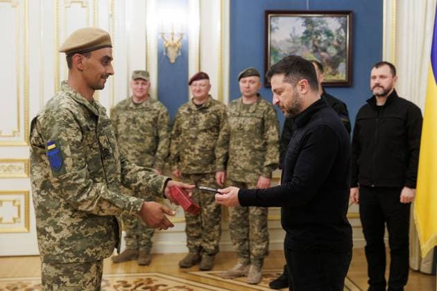 Zelenskyy Presents Territorial Defense Warriors with State Awards President of Ukraine Volodymyr Zelenskyy Presents Territorial Defense Warriors with State Awards in Kyiv, Ukraine on 5 October 2026, Credit:Office of the President of Ukraine B66 Avalon Kyiv, Ukraine  Copyright: xOfficexofxthexPresidentxofxUkrainex xB66x xAvalonx 1140815270