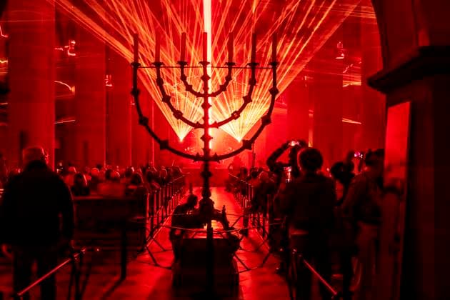 Essen Light Festival, in der Innenstadt, Licht & Segen Lumen Cantus, Musiksynchrone Lasershow im Essener Dom, von Lichtdesigner Manfred Olma, zu live Orgelmusik, NRW, Deutschland, Essen Light Festival
