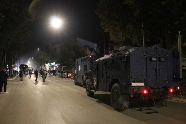 Protest in Pristina against convictions of former KLA commanders PRISTINA, KOSOVO - OCTOBER 5: Police block roads in the area as protesters gather in the capital during a protest in Pristina, Kosovo, against the convictions of former Kosovo Liberation Army (KLA) commanders by a court in The Hague, Netherlands, on October 5, 2026. Erkin Keci Anadolu Pristina Kosovo. Editorial use only. Please get in touch for any other usage.  Copyright: x2026xAnadoluxErkinxKecix