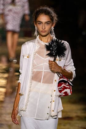 PFW Chanel - Runway LZ Models walk the runway during the Chanel Womenswear Spring Summer 2027 show as part of Paris Fashion Week on October 05, 2026 at Rolland Garros in Paris, France. Photo by Laurent Zabulon ABACAPRESS.COM  Copyright: xZabulonxLaurent ABACAx