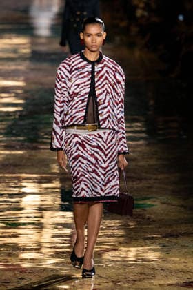 PFW Chanel - Runway LZ Models walk the runway during the Chanel Womenswear Spring Summer 2027 show as part of Paris Fashion Week on October 05, 2026 at Rolland Garros in Paris, France. Photo by Laurent Zabulon ABACAPRESS.COM  Copyright: xZabulonxLaurent ABACAx