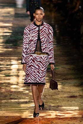 PFW Chanel - Runway LZ Models walk the runway during the Chanel Womenswear Spring Summer 2027 show as part of Paris Fashion Week on October 05, 2026 at Rolland Garros in Paris, France. Photo by Laurent Zabulon ABACAPRESS.COM  Copyright: xZabulonxLaurent ABACAx