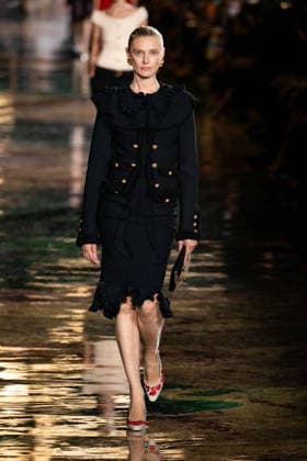 PFW Chanel - Runway LZ Models walk the runway during the Chanel Womenswear Spring Summer 2027 show as part of Paris Fashion Week on October 05, 2026 at Rolland Garros in Paris, France. Photo by Laurent Zabulon ABACAPRESS.COM  Copyright: xZabulonxLaurent ABACAx