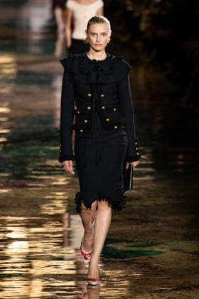 PFW Chanel - Runway LZ Models walk the runway during the Chanel Womenswear Spring Summer 2027 show as part of Paris Fashion Week on October 05, 2026 at Rolland Garros in Paris, France. Photo by Laurent Zabulon ABACAPRESS.COM  Copyright: xZabulonxLaurent ABACAx