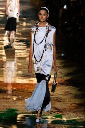 PFW Chanel - Runway LZ Models walk the runway during the Chanel Womenswear Spring Summer 2027 show as part of Paris Fashion Week on October 05, 2026 at Rolland Garros in Paris, France. Photo by Laurent Zabulon ABACAPRESS.COM  Copyright: xZabulonxLaurent ABACAx