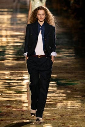 PFW Chanel - Runway LZ Models walk the runway during the Chanel Womenswear Spring Summer 2027 show as part of Paris Fashion Week on October 05, 2026 at Rolland Garros in Paris, France. Photo by Laurent Zabulon ABACAPRESS.COM  Copyright: xZabulonxLaurent ABACAx
