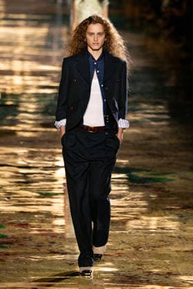 PFW Chanel - Runway LZ Models walk the runway during the Chanel Womenswear Spring Summer 2027 show as part of Paris Fashion Week on October 05, 2026 at Rolland Garros in Paris, France. Photo by Laurent Zabulon ABACAPRESS.COM  Copyright: xZabulonxLaurent ABACAx