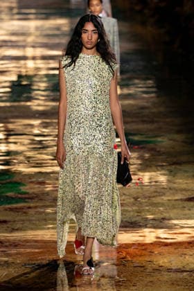 PFW Chanel - Runway LZ Models walk the runway during the Chanel Womenswear Spring Summer 2027 show as part of Paris Fashion Week on October 05, 2026 at Rolland Garros in Paris, France. Photo by Laurent Zabulon ABACAPRESS.COM  Copyright: xZabulonxLaurent ABACAx