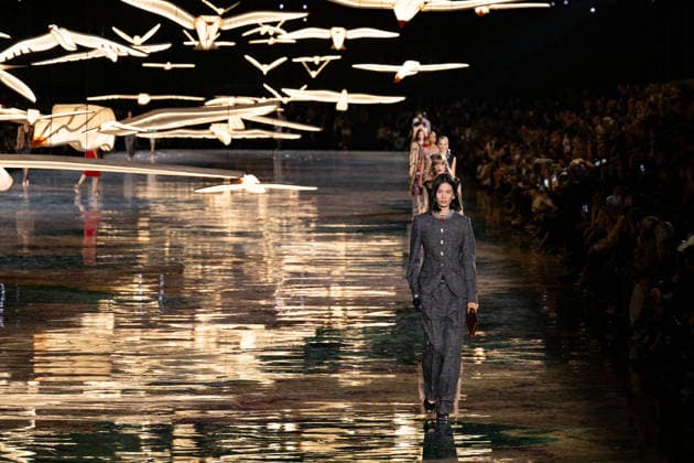 PFW Chanel - Runway LZ Models walk the runway during the Chanel Womenswear Spring Summer 2027 show as part of Paris Fashion Week on October 05, 2026 at Rolland Garros in Paris, France. Photo by Laurent Zabulon ABACAPRESS.COM  Copyright: xZabulonxLaurent ABACAx