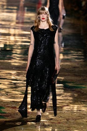 PFW Chanel - Runway LZ Models walk the runway during the Chanel Womenswear Spring Summer 2027 show as part of Paris Fashion Week on October 05, 2026 at Rolland Garros in Paris, France. Photo by Laurent Zabulon ABACAPRESS.COM  Copyright: xZabulonxLaurent ABACAx