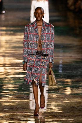 PFW Chanel - Runway LZ Models walk the runway during the Chanel Womenswear Spring Summer 2027 show as part of Paris Fashion Week on October 05, 2026 at Rolland Garros in Paris, France. Photo by Laurent Zabulon ABACAPRESS.COM  Copyright: xZabulonxLaurent ABACAx