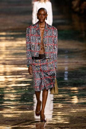 PFW Chanel - Runway LZ Models walk the runway during the Chanel Womenswear Spring Summer 2027 show as part of Paris Fashion Week on October 05, 2026 at Rolland Garros in Paris, France. Photo by Laurent Zabulon ABACAPRESS.COM  Copyright: xZabulonxLaurent ABACAx