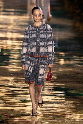 PFW Chanel - Runway LZ Models walk the runway during the Chanel Womenswear Spring Summer 2027 show as part of Paris Fashion Week on October 05, 2026 at Rolland Garros in Paris, France. Photo by Laurent Zabulon ABACAPRESS.COM  Copyright: xZabulonxLaurent ABACAx