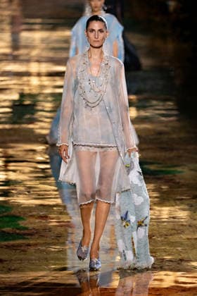 PFW Chanel - Runway LZ Models walk the runway during the Chanel Womenswear Spring Summer 2027 show as part of Paris Fashion Week on October 05, 2026 at Rolland Garros in Paris, France. Photo by Laurent Zabulon ABACAPRESS.COM  Copyright: xZabulonxLaurent ABACAx