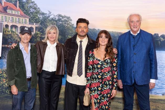 La Maison De Nos Reves Premiere - Paris Jonathan Lambert, Chantal Ladesou, Kev Adams, Camille Aguilar and Bernard Farcy attend the photocall for the premiere of La Maison De Nos Reves held at the Grand Rex Cinema in Paris, France on October 5, 2026. Photo by David Boyer ABACAPRESS.COM Paris France  Copyright: xBoyerxDavid ABACAx