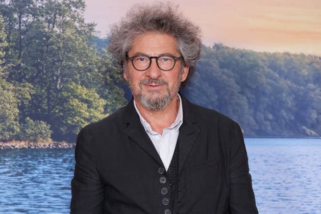 La Maison De Nos Reves Premiere - Paris Radu Mihaileanu attends the photocall for the premiere of La Maison De Nos Reves held at the Grand Rex Cinema in Paris, France on October 5, 2026. Photo by David Boyer ABACAPRESS.COM Paris France  Copyright: xBoyerxDavid ABACAx
