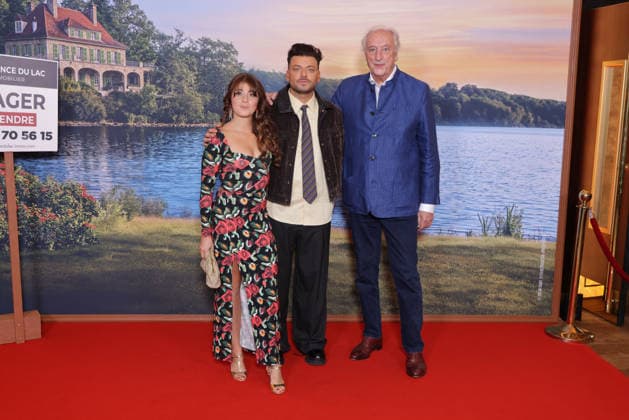 La Maison De Nos Reves Premiere - Paris Camille Aguilar, Kev Adams and Bernard Farcy attend the photocall for the premiere of La Maison De Nos Reves held at the Grand Rex Cinema in Paris, France on October 5, 2026. Photo by David Boyer ABACAPRESS.COM Paris France  Copyright: xBoyerxDavid ABACAx