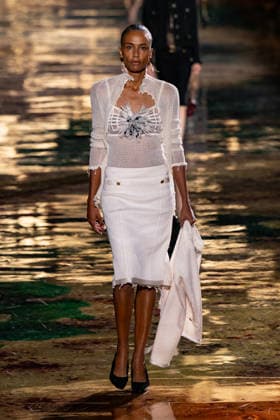 PFW Chanel - Runway LZ Models walk the runway during the Chanel Womenswear Spring Summer 2027 show as part of Paris Fashion Week on October 05, 2026 at Rolland Garros in Paris, France. Photo by Laurent Zabulon ABACAPRESS.COM  Copyright: xZabulonxLaurent ABACAx